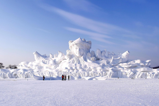 第二届长白山国际雪雕大赛 弘美雕塑为您报道