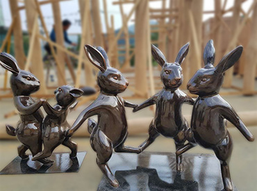 玻璃钢兔子-景观小品雕塑